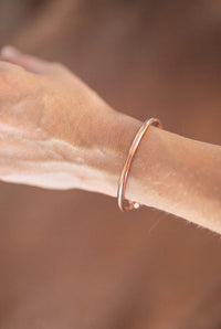 Kopero Koperen Armband Rond om de pols, zijaanzicht