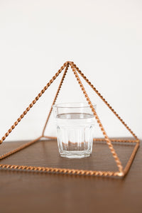 Kopero Kobber Pyramide Energizer Snoet, 23,56 cm, anvendt til vandharmonisering med et glas vand